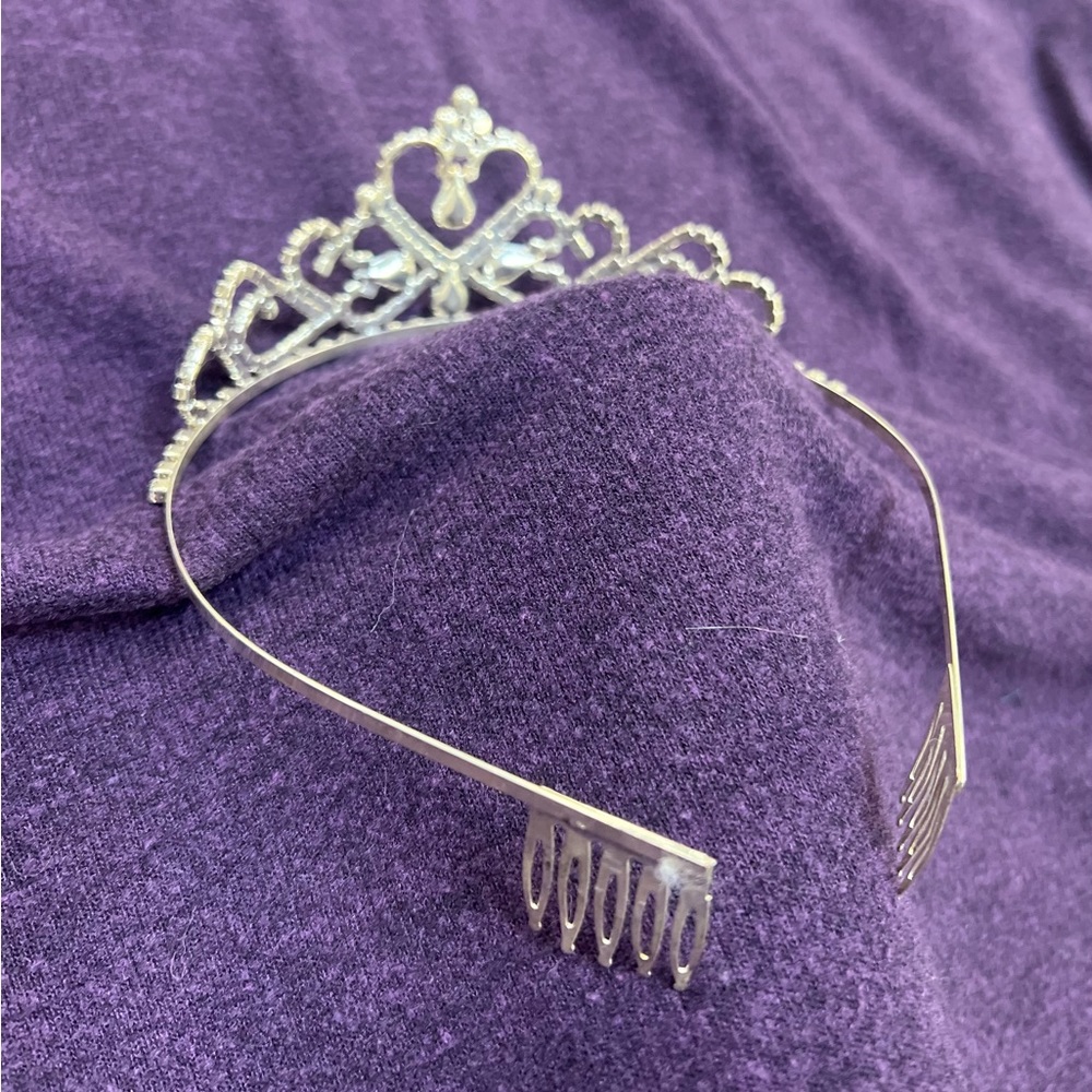 Beautiful Tiara - Picture 6 of 10